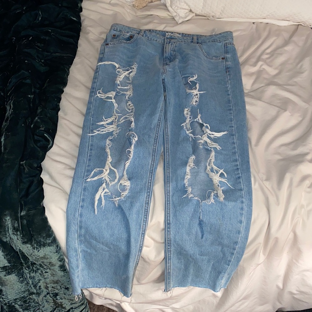 PULL and BEAR ripped summer jeans